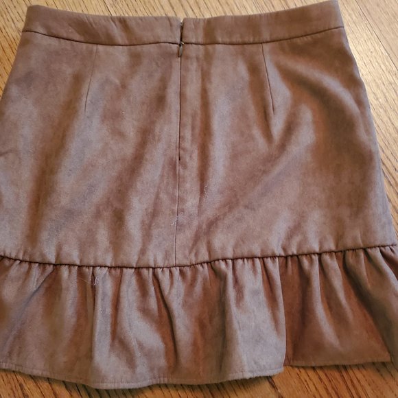 Mini Suede like brown skirt - Picture 3 of 4